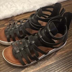 MIA Black Gladiator Sandals with Thick Straps and Open Toe